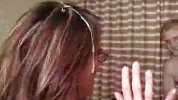اثنين من العاهرات سمراء سلوتي ستايسي وزاكارا تمتص سكس اجنبي وعربي جديد ديك