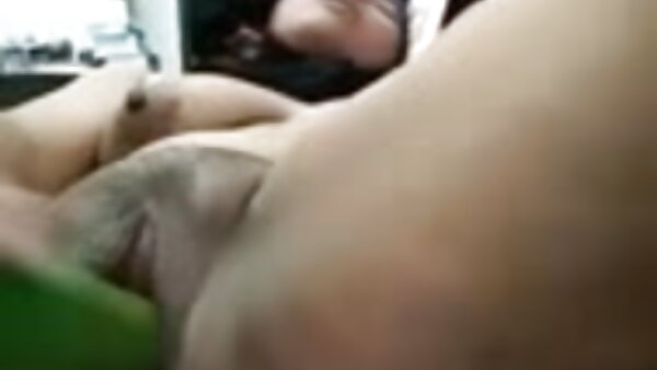 زوجان سكس اجنبي مترجم باللغه العربيه هنديان هواة يمارسان مداعبة عاطفية
