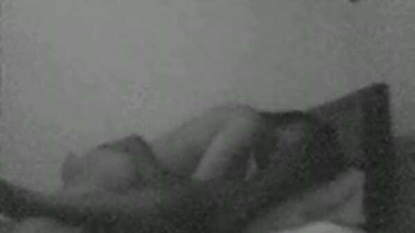 الأناقة سكس اجنبى مترجم افلامك اليابانية الفاتنة تمتص الحلوى الصلبة بشغف