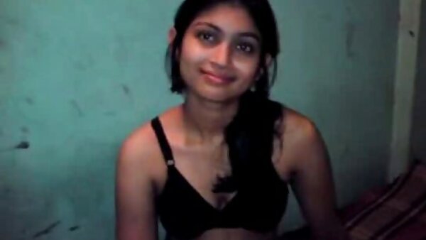 لاديبوي يرتدي الملابس الداخلية البيضاء sextractive وجوارب ضربات افلام اجنبية مترجمة للعربية سكس ديك