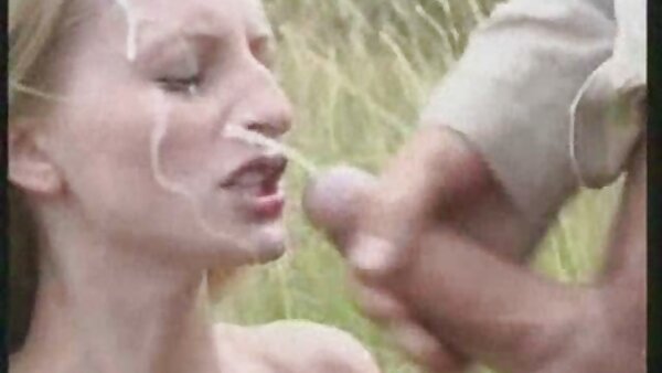 يحصل حفر بلوندي شابة وعاهرة على افلام اجنبي سكس كامل البحيرة مع الرجل