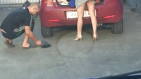 ممتلئة الجسم سكس محارم اجنبي وعربي خنثى وقحة مشدود بعمق في مؤخرتها في وضعية التبشيرية