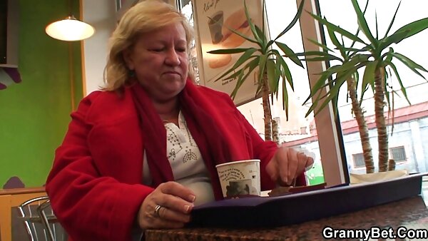 Bosomy الأسود المدبوغة عاهرة ألينا مطرقة سيكس أجنبي مترجم من الخلف