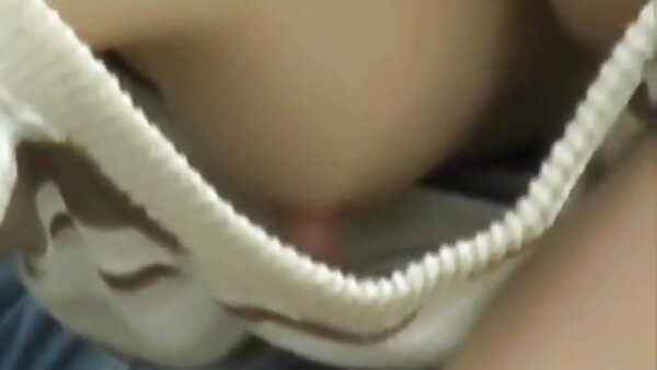 فاتنة سكس اجنبى امهات ضئيلة مع بعقب طبطب جيني عصير مارس الجنس في مقطع بوف الساخنة