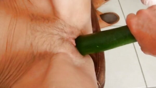 وقح الهواة في سن المراهقة مع ذيل الحصان يعطي اللسان مقاطع سكس اجنبي جماعي deepthroat