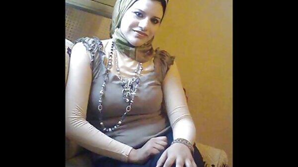 يُظهر الزوجان الشابان فيلم سكس اجنبي وعربي روان وفريس مدى شغفهما في الفراش