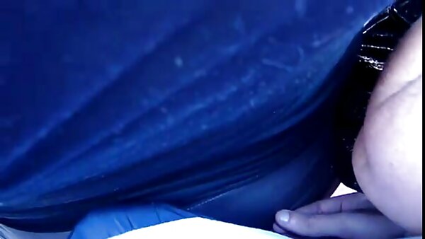 اثنان مثير سكس اجنبي مترجم تويتر الكلبات الشعر الداكن مع الحمير لطيفة وقتا ممتعا مع الديك