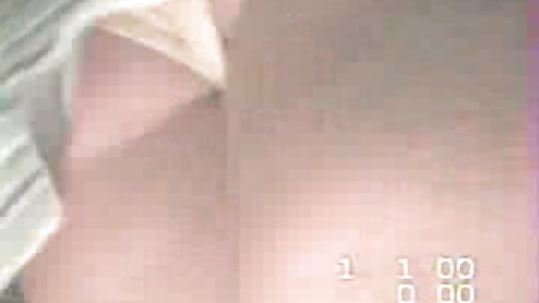 سلوتي بلوندي ميكايلا فيلم سكس اجنبي وعربي يعطي رأسًا لقضيب صغير