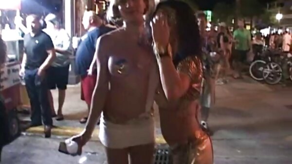 يحصل حفر عاهرة سكس اجنبي مترجم عالمي سلوتي مع الحمار لطيفة والشعر الخفيف بجد
