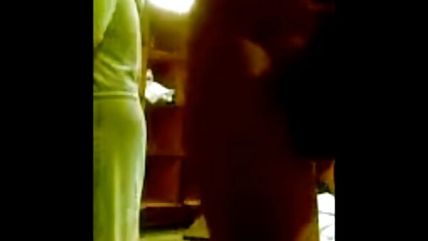 لطيف غال مع الثدي الصغيرة هو ركوب سكس اجنبي سكس اجنبي الديك ضخمة بعد اللسان