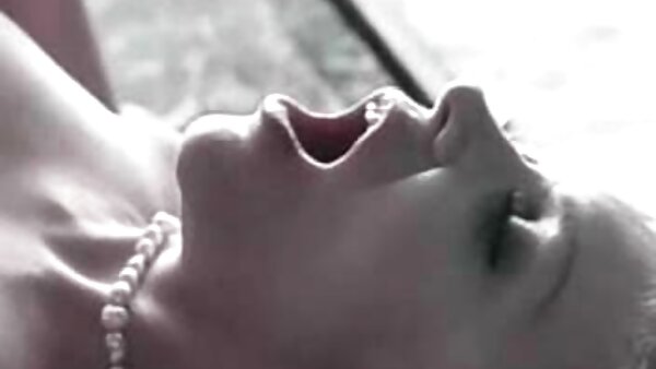 امرأة سمراء رشيق sexpot أنيتا تتعامل مع اختراق اقوي افلام السكس الاجنبي مزدوج مثل المحترفين