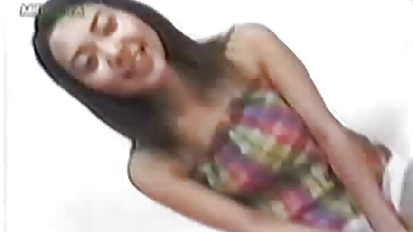 قام أولدمان بإغراء فتاة غريب سكس احترافي مترجم كامل الأطوار بعيدًا عن بعضها البعض لممارسة الجنس