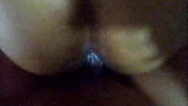 Bosomy سمراء ترانزيستور يحصل لها من سكس اجنبى جديد مترجم الصعب الديك امتص بجد