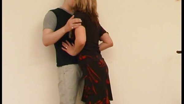 أحمر افلام سكس اجنبي مترجمه كامله نحيل في مشدود على جانب حمام السباحة