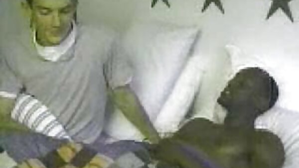 فاتنة سيئة مع الثدي الصغيرة كريستين سكس اجنبي امهات سكوت يأخذ الديك الثابت في بوسها والفم
